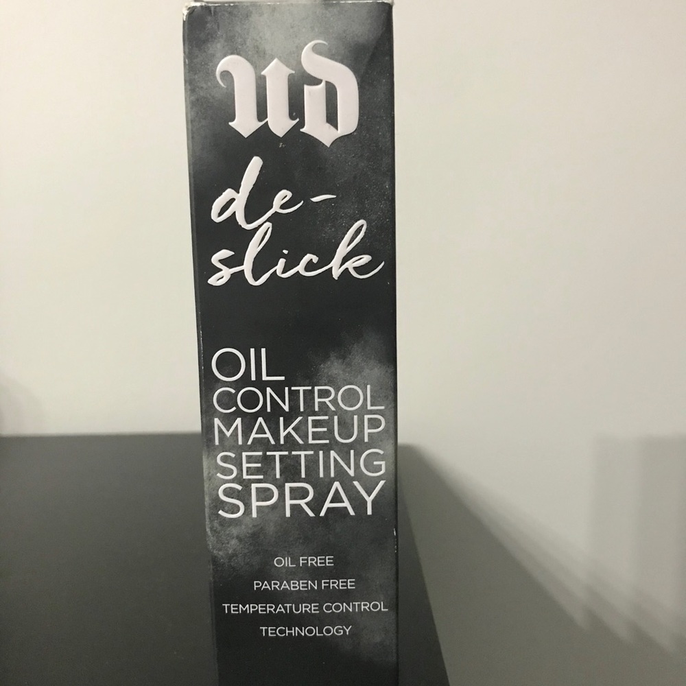 COPY - Urban decay’s makeup setting spray